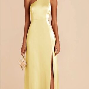 Elegant One-Shoulder Dress in Yellow